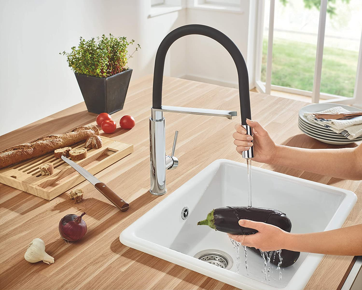 Grohe Concetto Mitigeur cuisine semi-pro avec flexible hygiénique noir et  douchette 2 jets, Chrome (31491000)