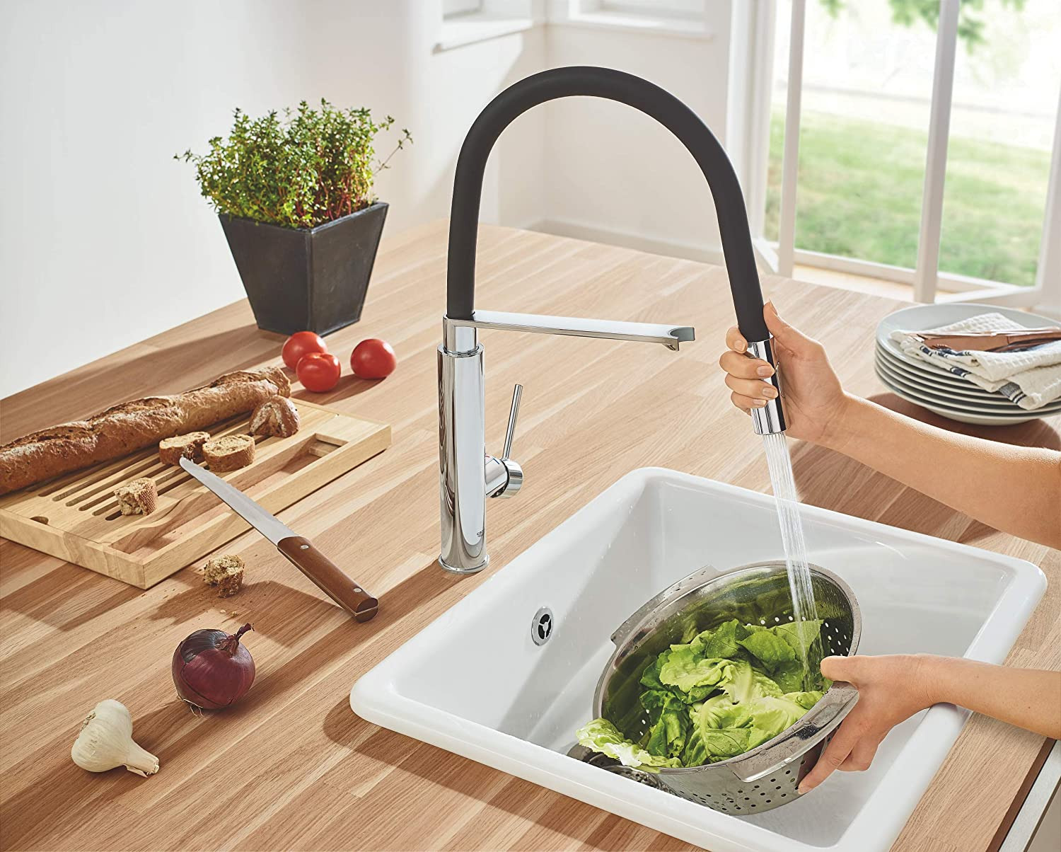 Grohe Concetto Mitigeur cuisine semi-pro avec flexible hygiénique noir et  douchette 2 jets, Chrome (31491000)