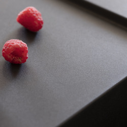  Maris MRG 110-52 Evier sous plan/à fleur 55x50cm, avec bonde et siphon gain de place, en Fragranit+, Noir mat