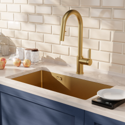Timeless 68x45x21 cm évier sous plan en inox 304 + mitigeur inox avec douchette extractible, or brossé (TMLKSU-6845BG-M2)  Timeless 68x45x21 cm évier sous plan en inox 304 + mitigeur inox avec douchette extractible, or brossé (TMLKSU-6845BG-M2)
