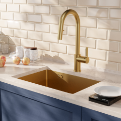 Timeless 55x45x21 cm évier sous plan en inox 304 + mitigeur inox avec douchette extractible, or brossé (TMLKSU-5545BG-M2)  Timeless 55x45x21 cm évier sous plan en inox 304 + mitigeur inox avec douchette extractible, or brossé (TMLKSU-5545BG-M2)